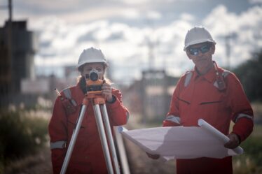 Nowoczesne techniki dalekozasięgowe w geodezyjnych pomiarach 3 geodesy